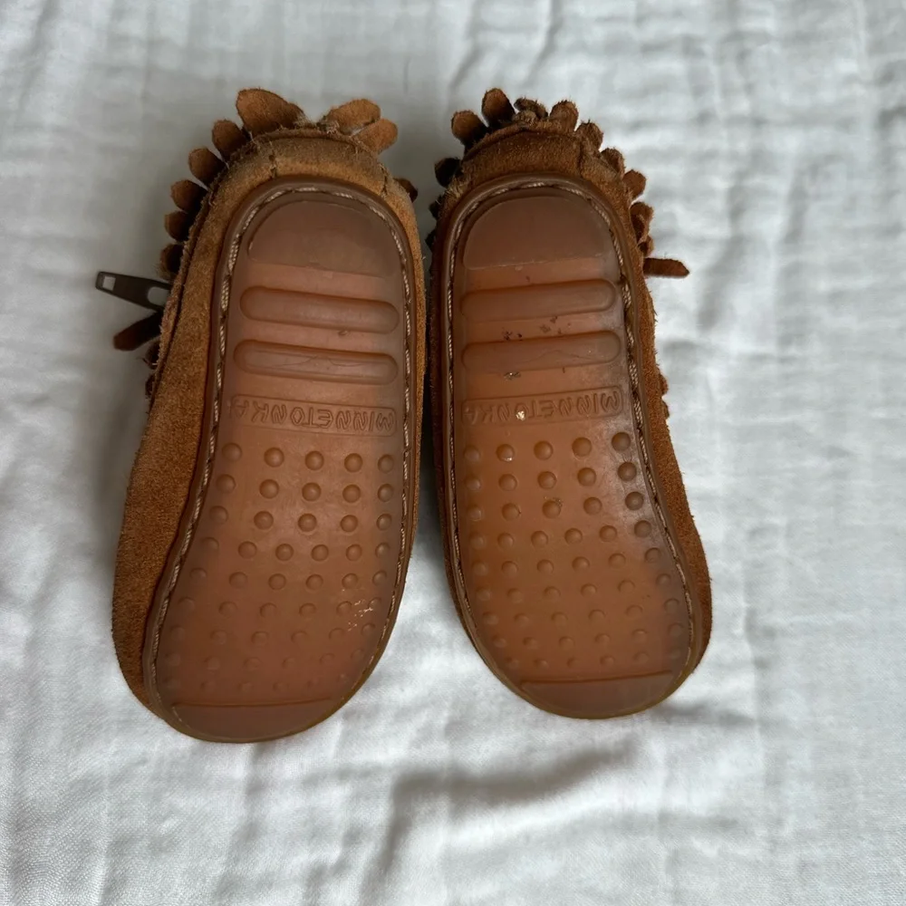 Minnetonka Kids Brown Fringe Moccasins